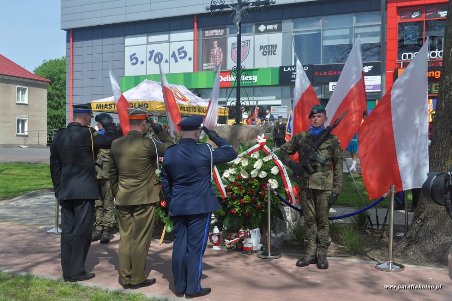 152 Patriotyczna manifestacja.jpg